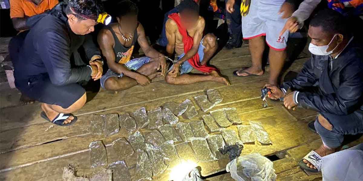 punya-30-paket-ganja-wna-asal-png-tertangkap-di-jayapura